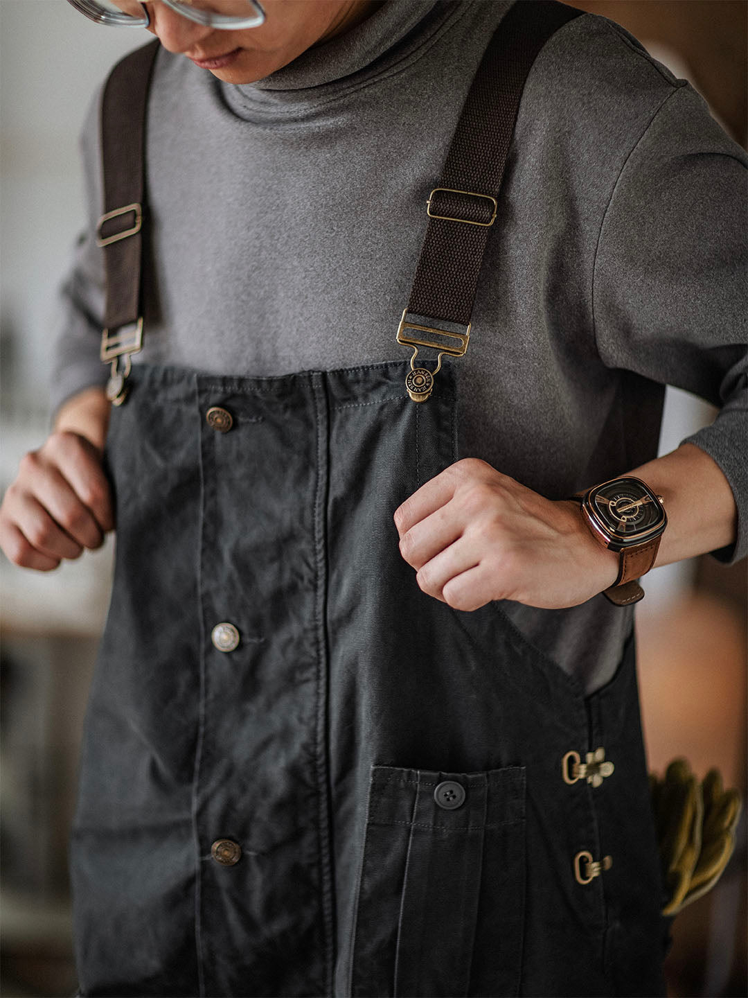 Salopette en toile boutonnée pour homme