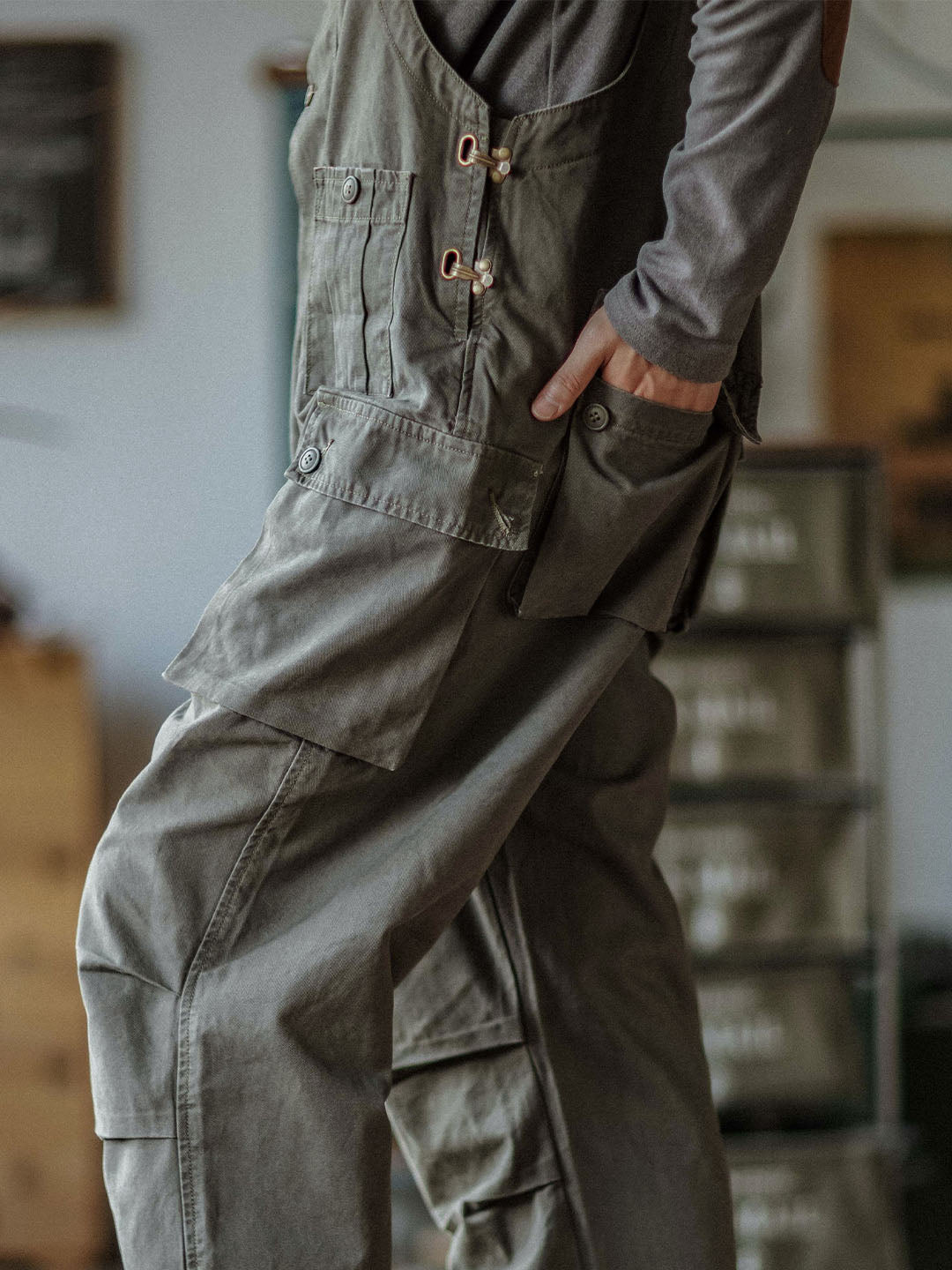 Salopette en toile boutonnée pour homme