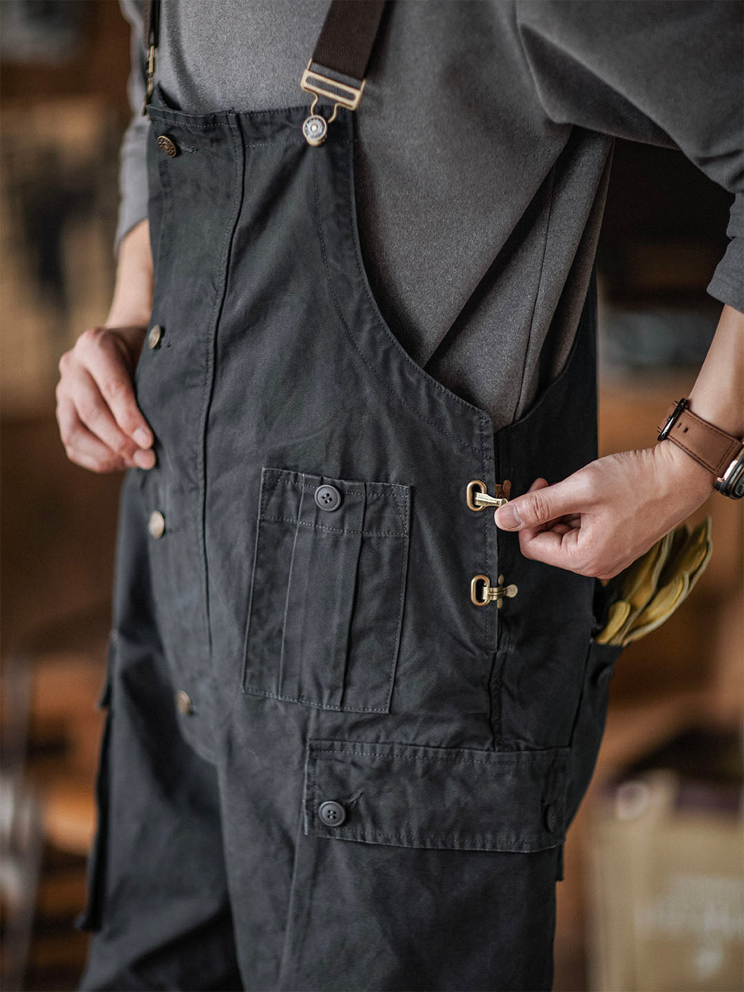 Salopette en toile boutonnée pour homme
