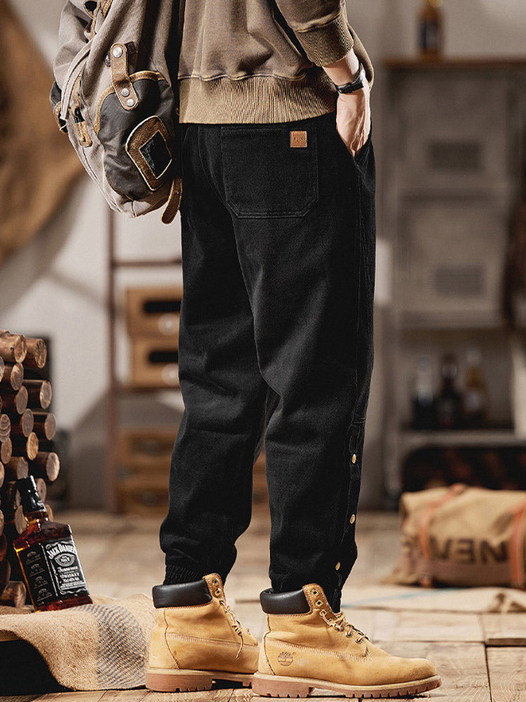 Herren Jogger-Hose aus 100% Baumwolle mit Knopfdetail an der Seite