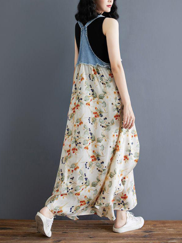 Latzkleid aus Denim mit Patchwork-Aquarellmuster