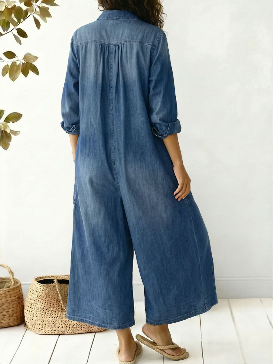 Jumpsuit aus leichtem Denim mit weitem Bein und lockerer Passform
