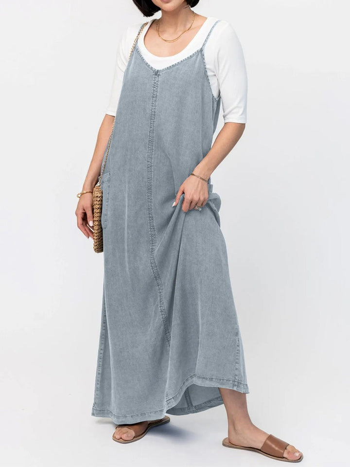 Maxikleid aus Denim mit Spaghettiträgern und V-Ausschnitt