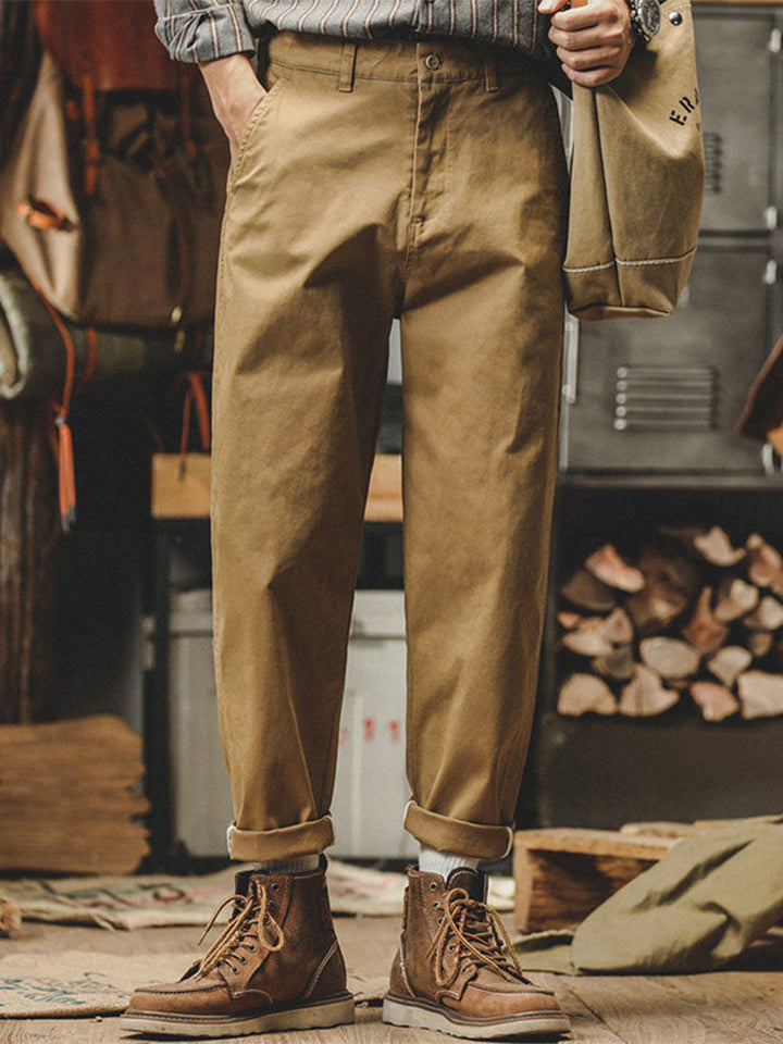Vintage-inspirierte, gewaschene Chino-Hose für Herren mit schmal zulaufendem Bein