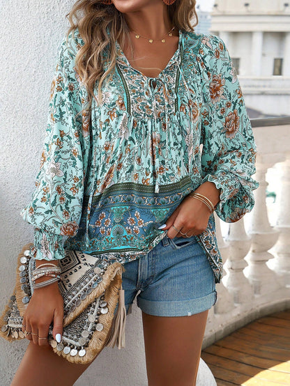 Damen-Bluse mit Boho-Blumenmuster und Schleifenkragen