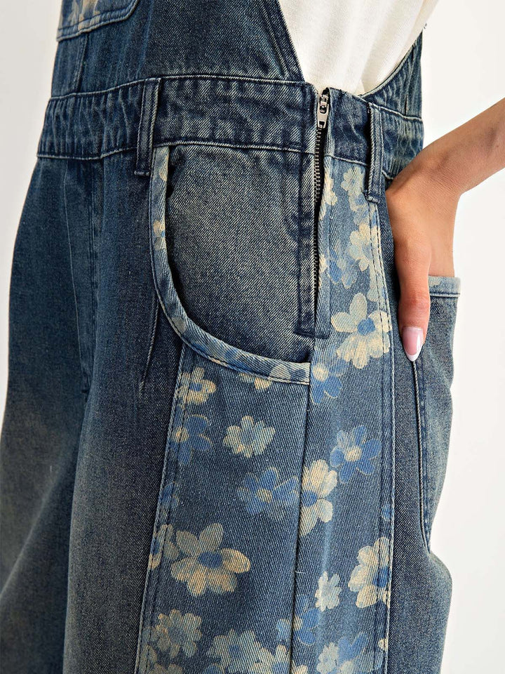 Peto vaquero con estampado floral