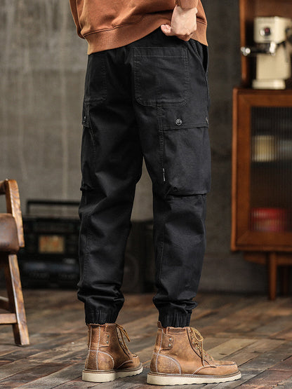 Herren-Cargohose mit elastischem Bund, Knopfleiste und schmal zulaufendem Bein
