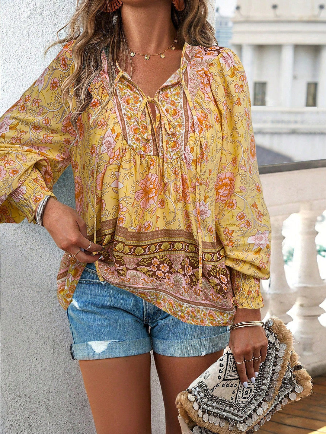 Blusa Boho con Estampado Floral y Cuello Anudado para Mujer