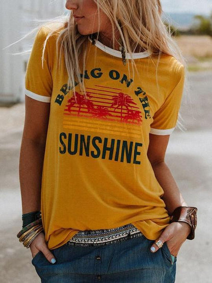 T-shirt da donna con stampa "Bring On The Sunshine" e palma da cocco